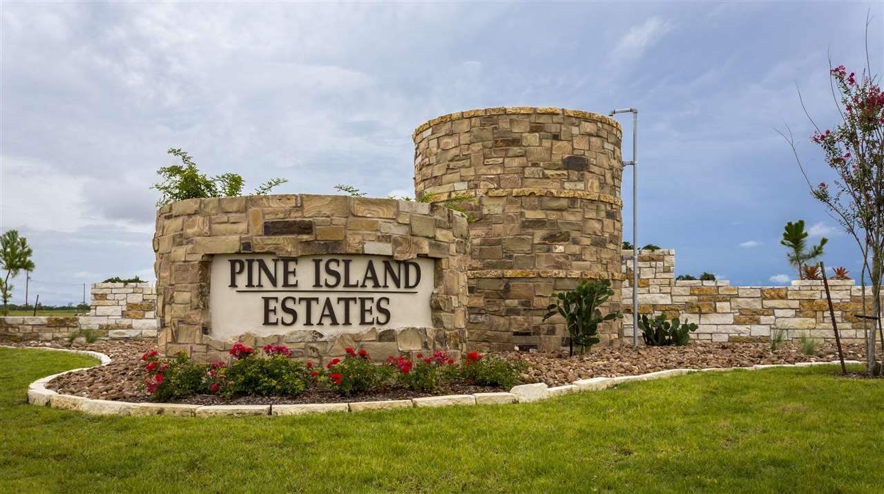 Property Photo:  3844 S Pine Island Road  TX 77713 