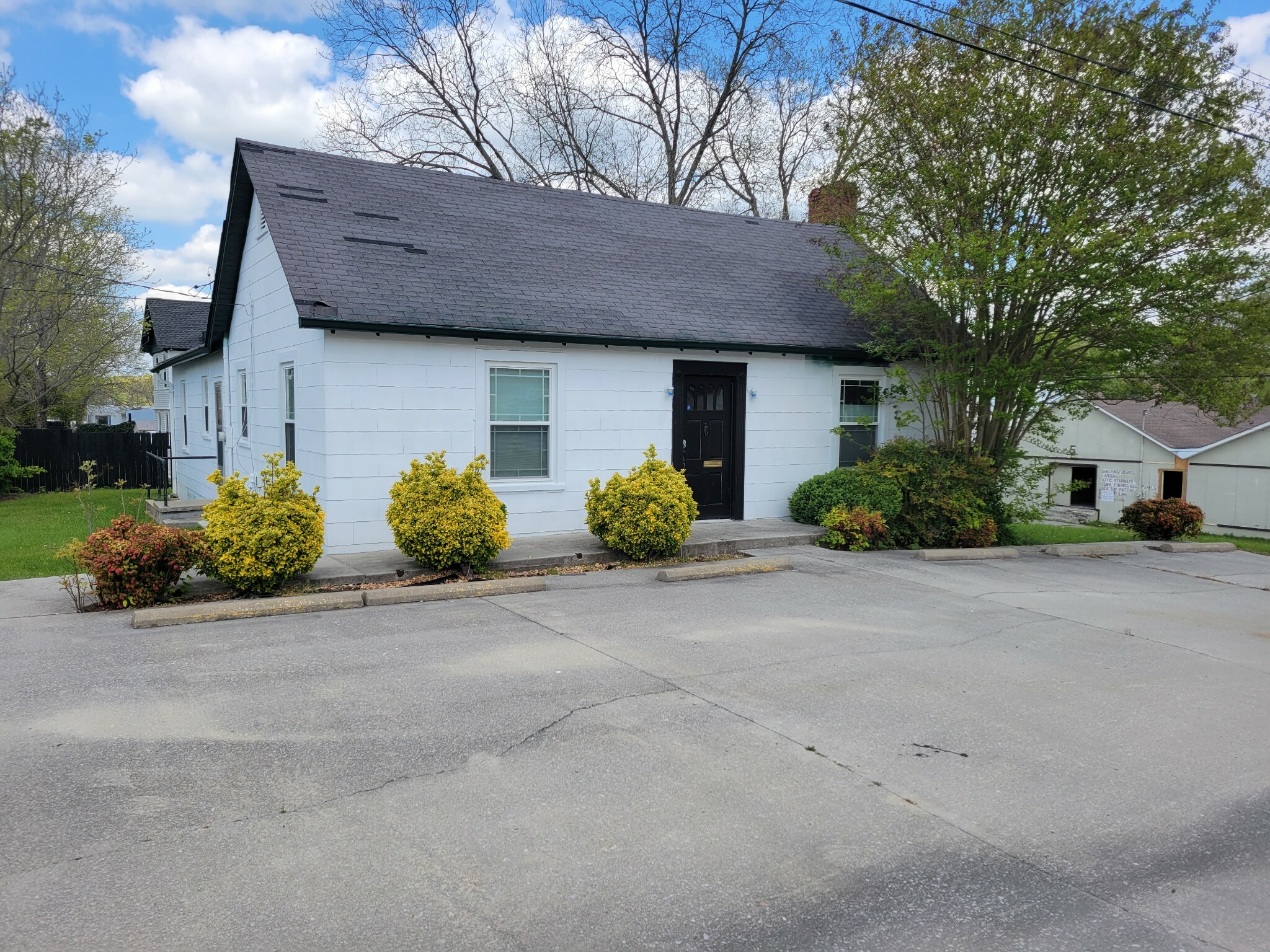 Property Photo: 209 E McLean St TN 37355
