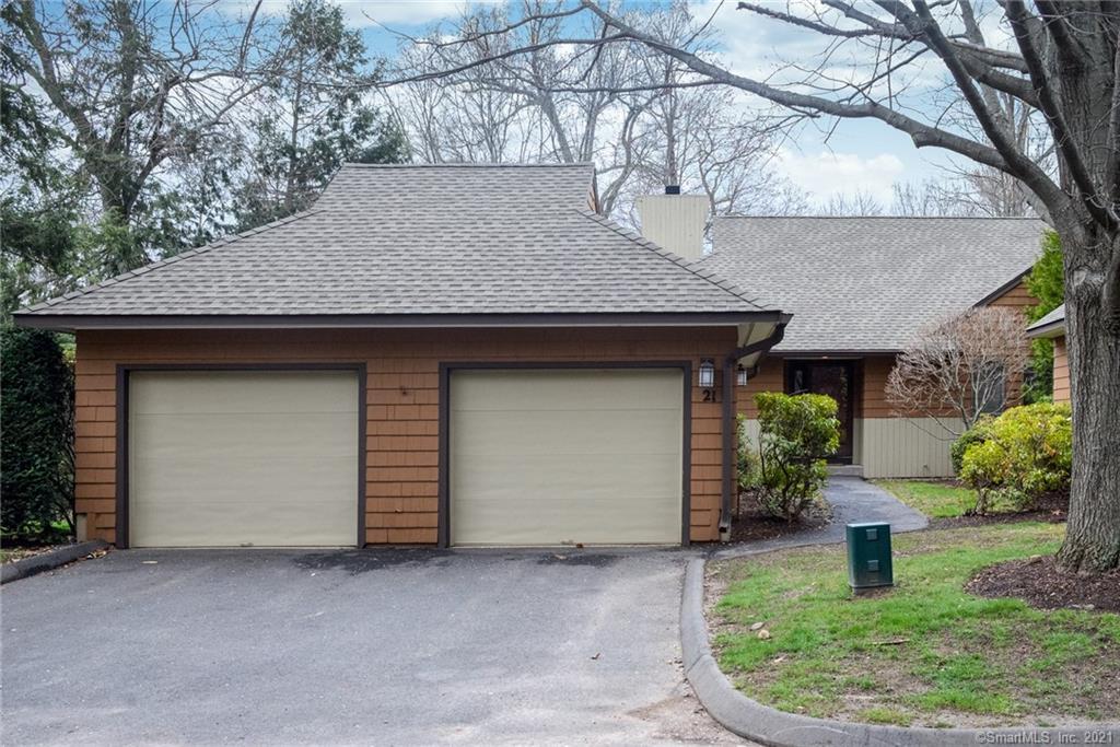 Property Photo: 21 Bathcrescent Lane 21 CT 06002