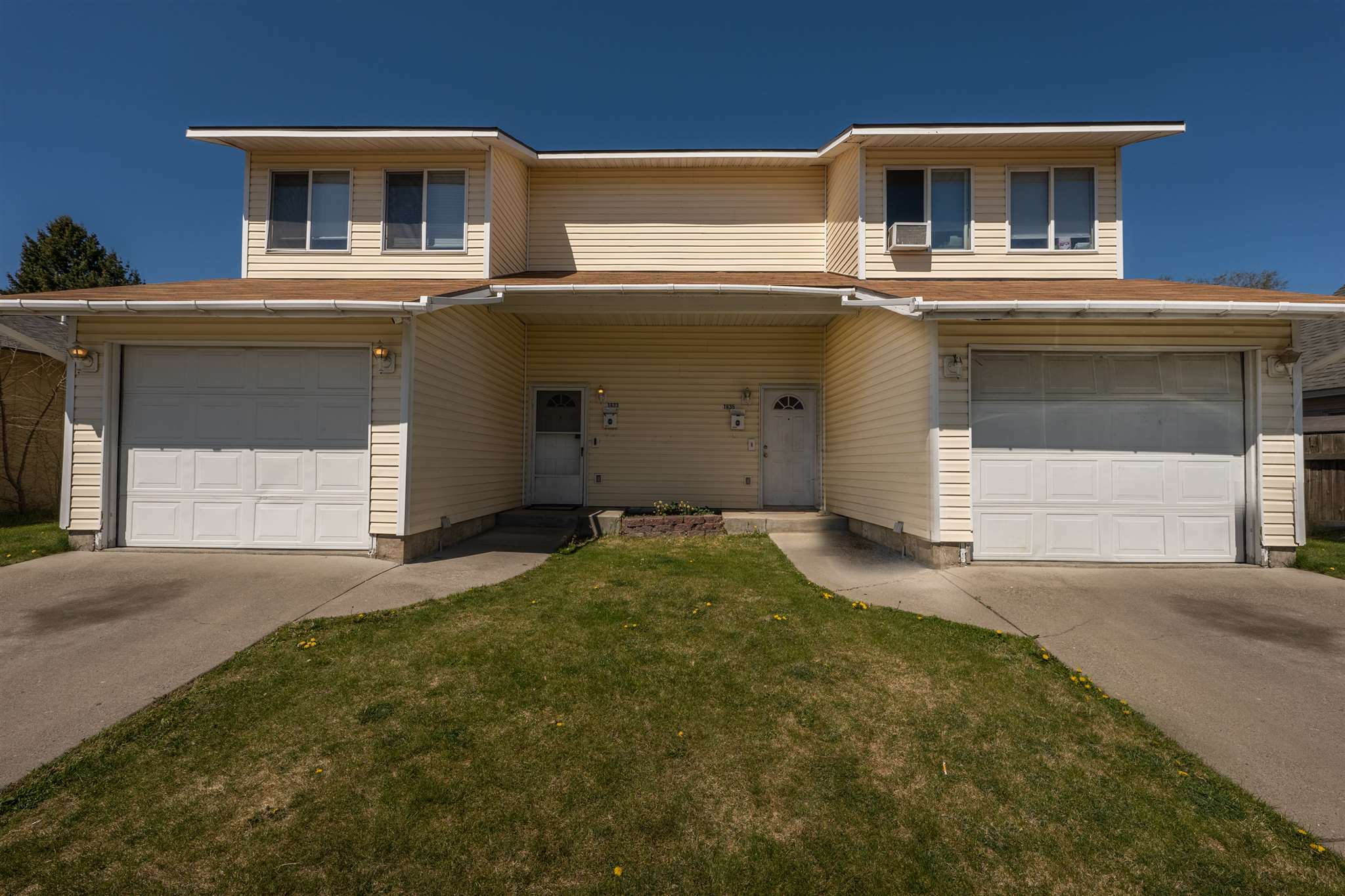 Property Photo: 1633 E Wabash Ave 1635 WA 99207