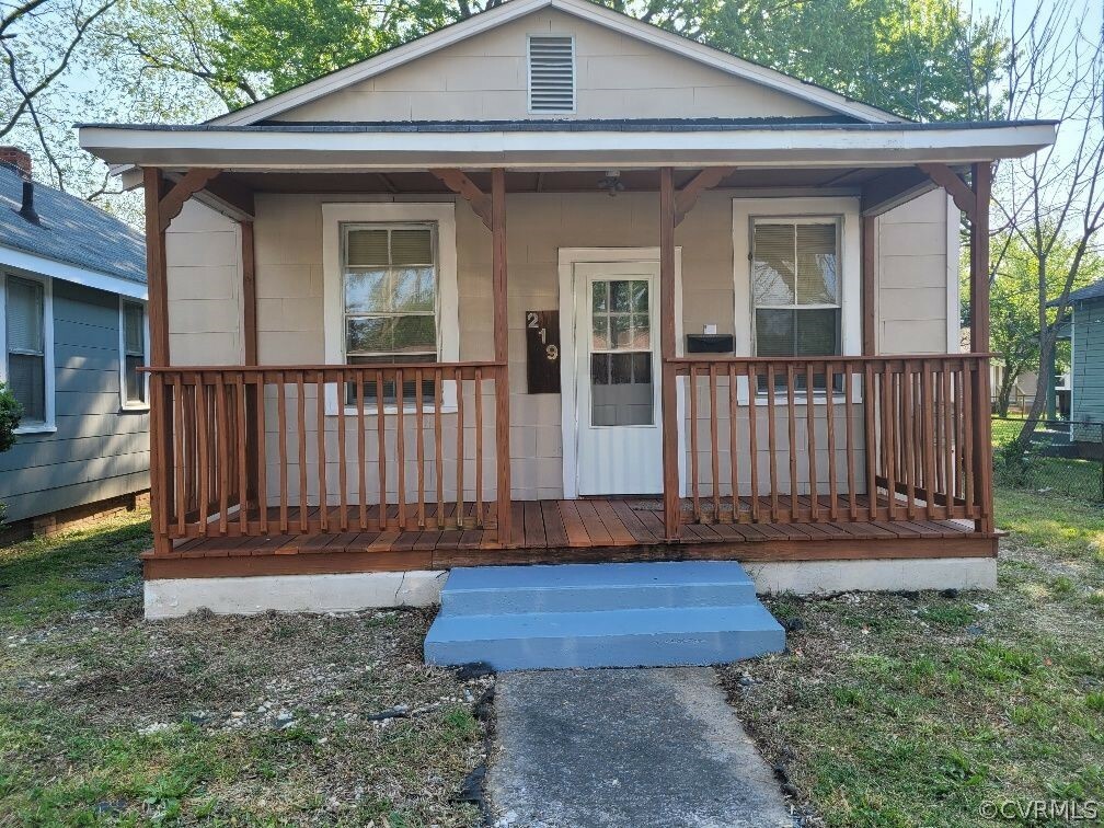 Property Photo:  219 S 11th Avenue  VA 23860 