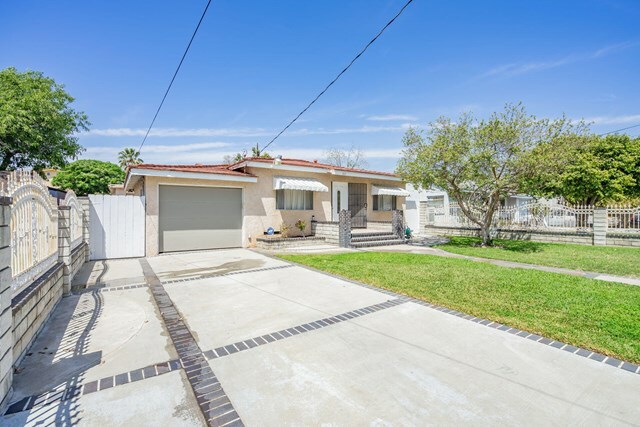 Property Photo:  1017 Newton Street  CA 91340 