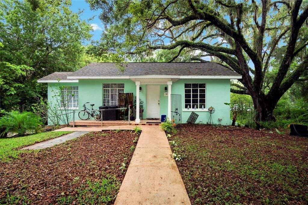 Property Photo:  127 Highland Street  FL 34601 
