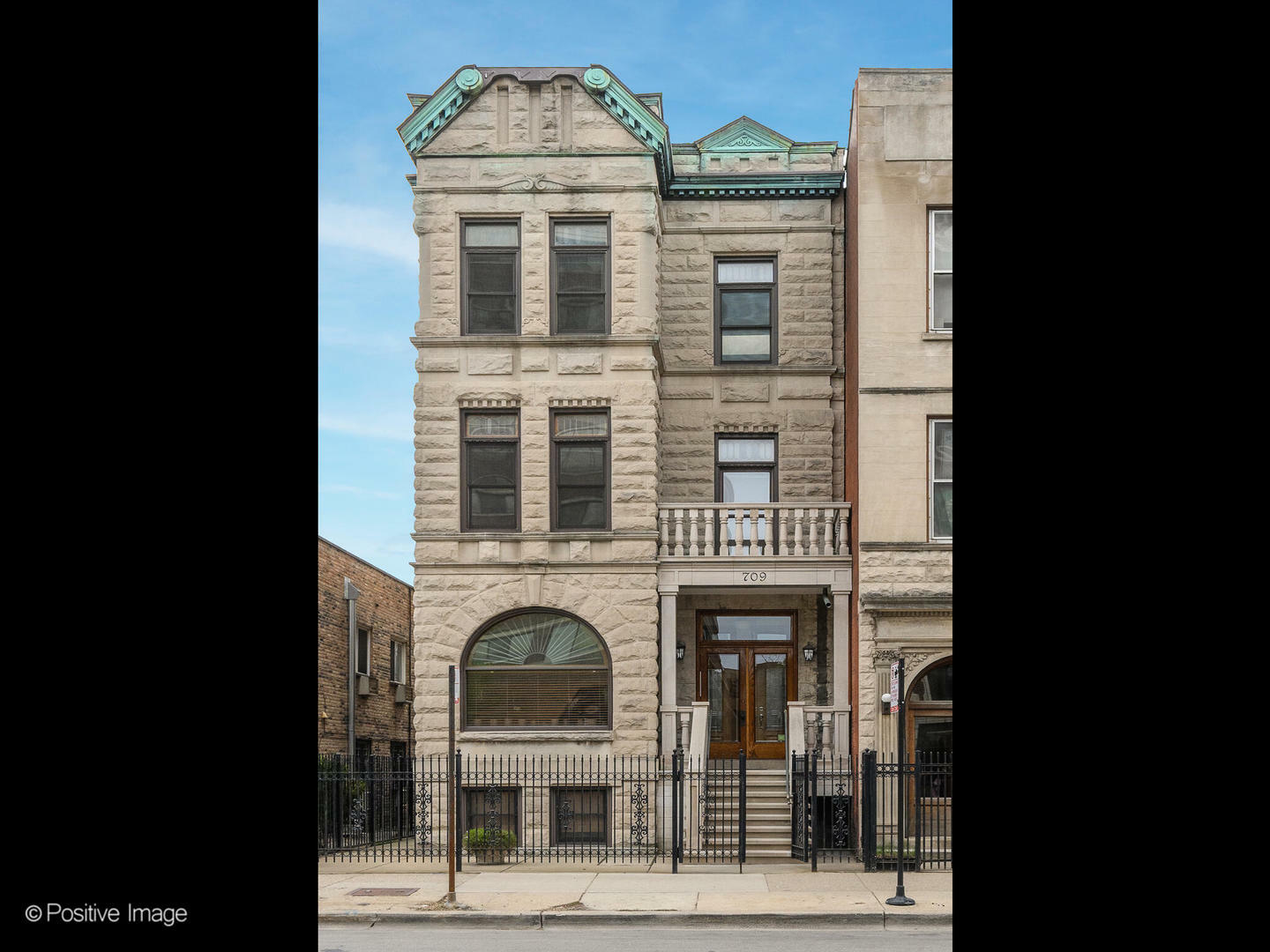 Property Photo: 709 W Diversey Parkway 3 IL 60614