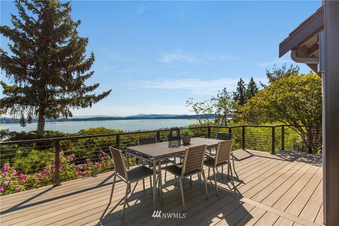 Property Photo:  1706 Howell Place  WA 98122 