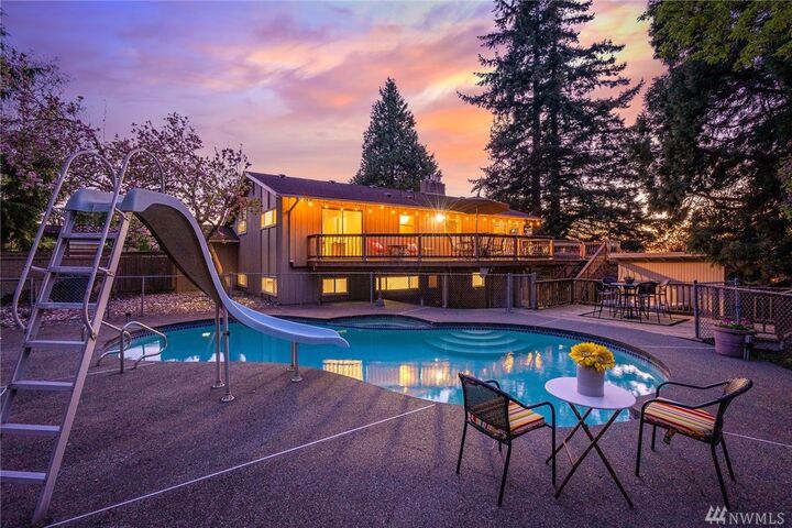 Property Photo:  829 Olympic Blvd  WA 98203 