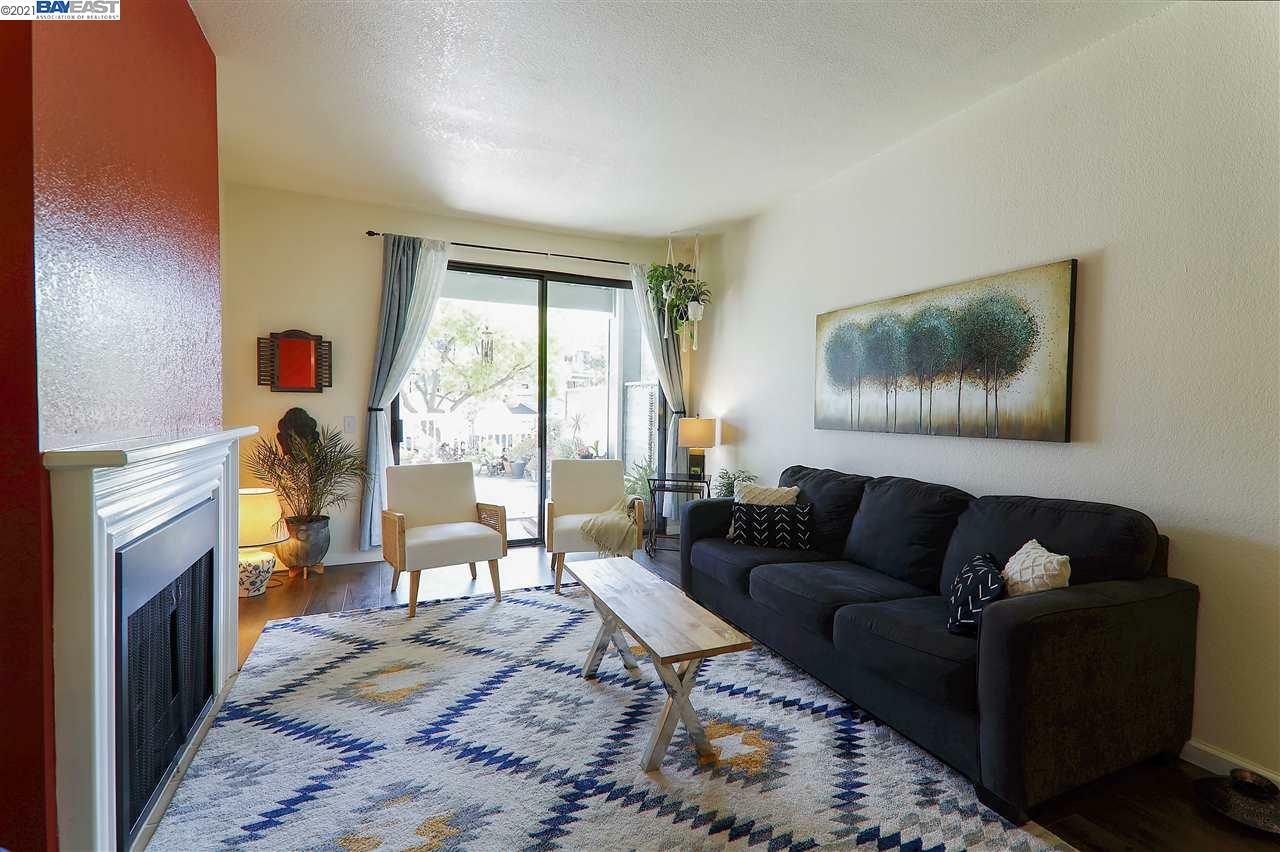 Property Photo:  37155 Aspenwood Cmn 101  CA 94536 