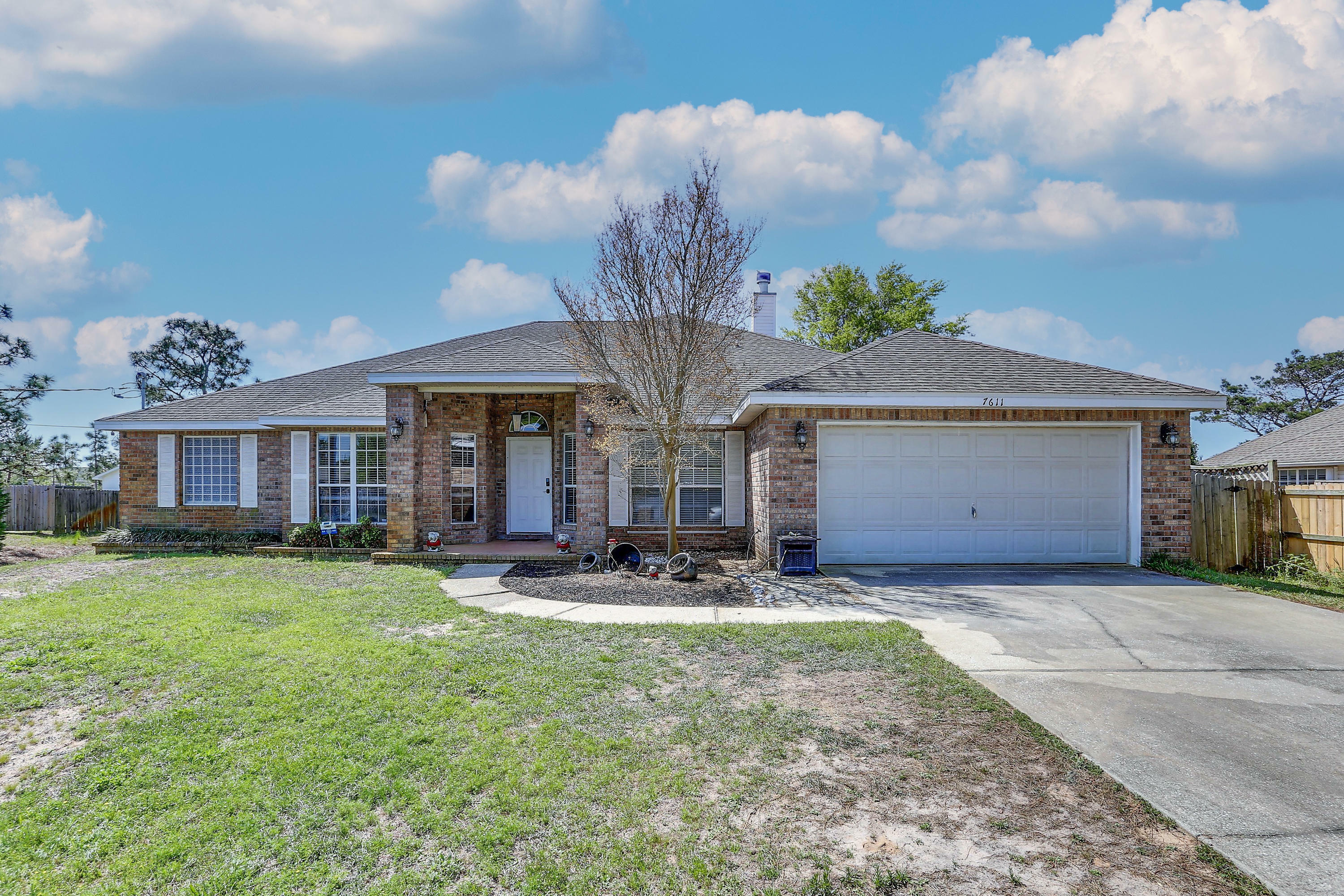 Property Photo:  7611 Sandstone Street  FL 32566 