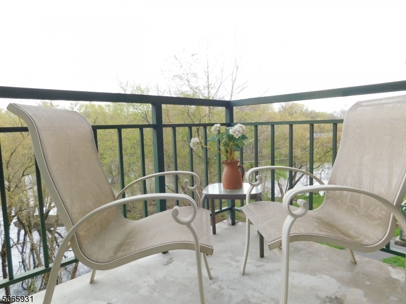 Property Photo: 300 Main St, 412 NJ 07424