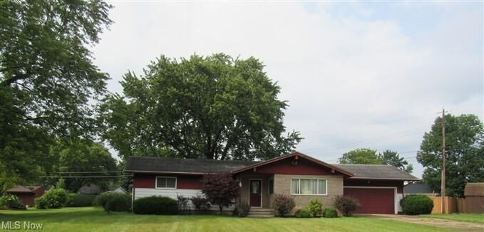 Property Photo:  605 Eleanora Drive  OH 44223 