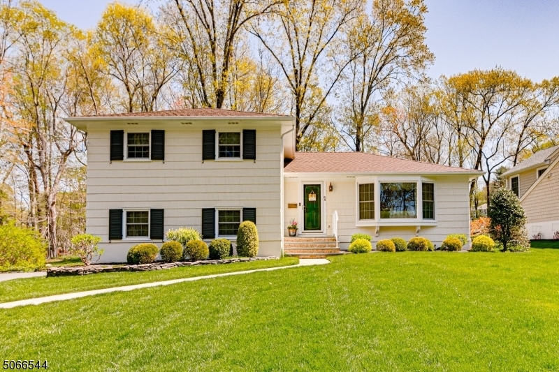 Property Photo:  84 Berkshire Dr  NJ 07922 