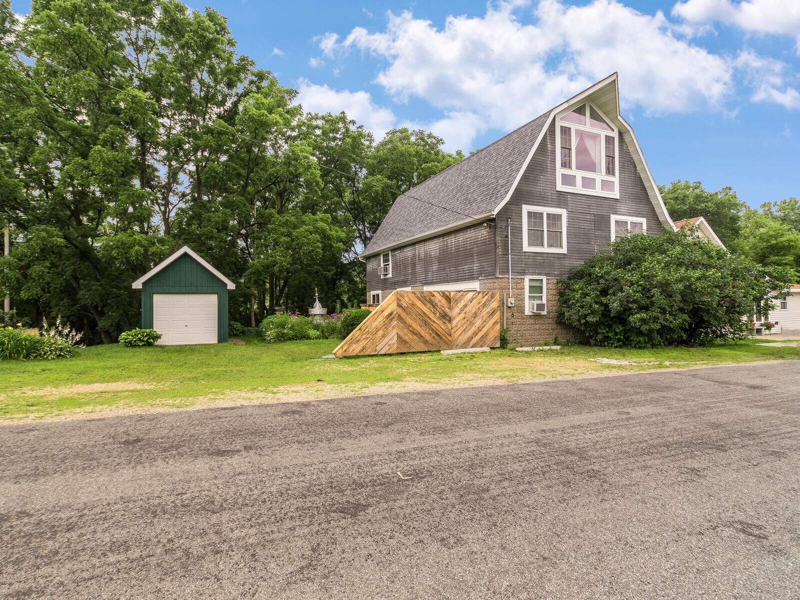 Property Photo:  570 Main St  MN 55925 