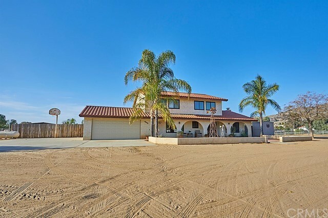 Property Photo:  40100 Vista Road  CA 92543 