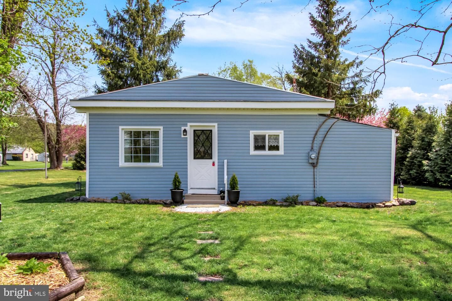 Property Photo:  56 SE Amity Avenue  PA 19518 