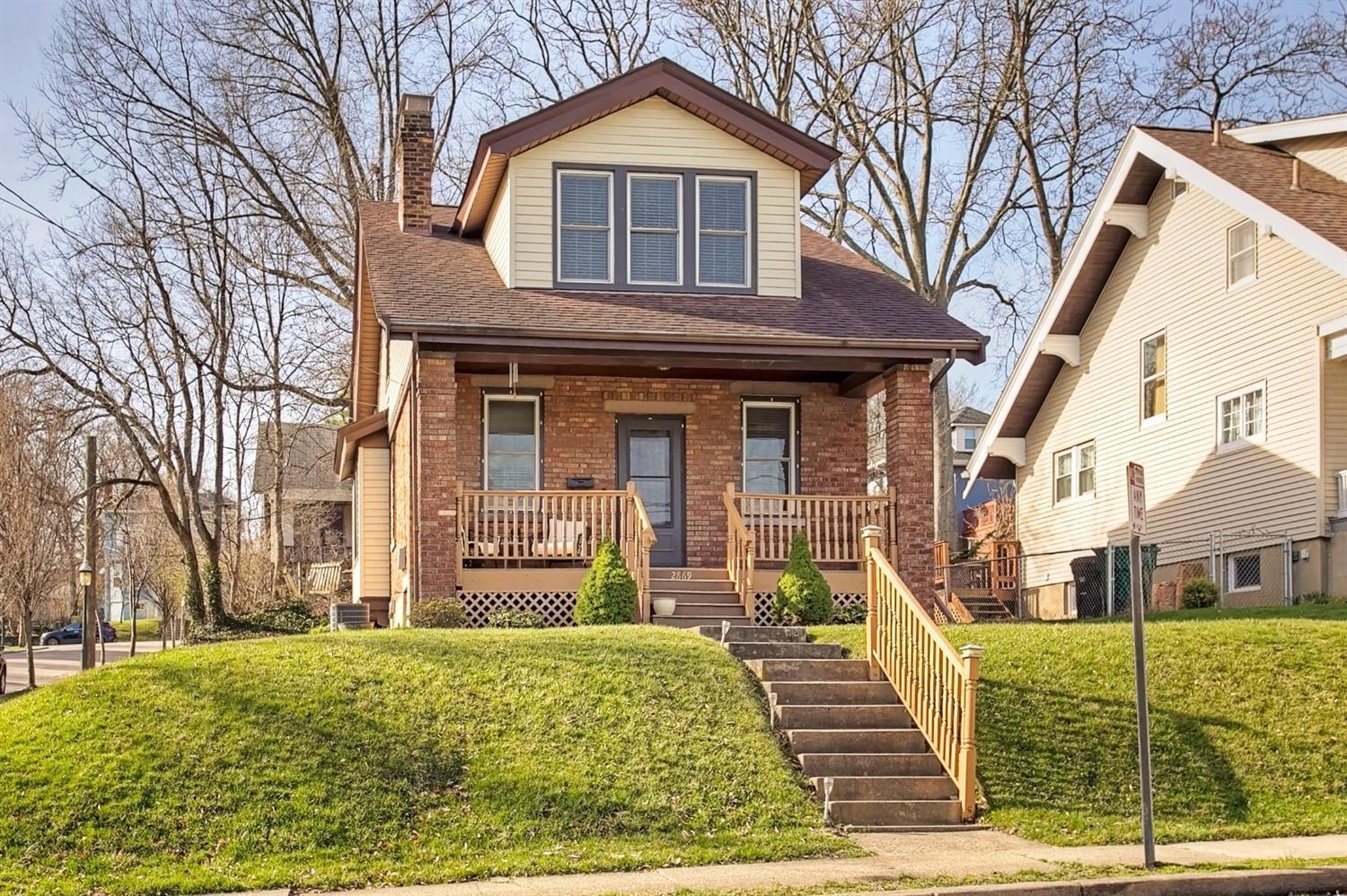Property Photo: 2869 Minto Ave OH 45208