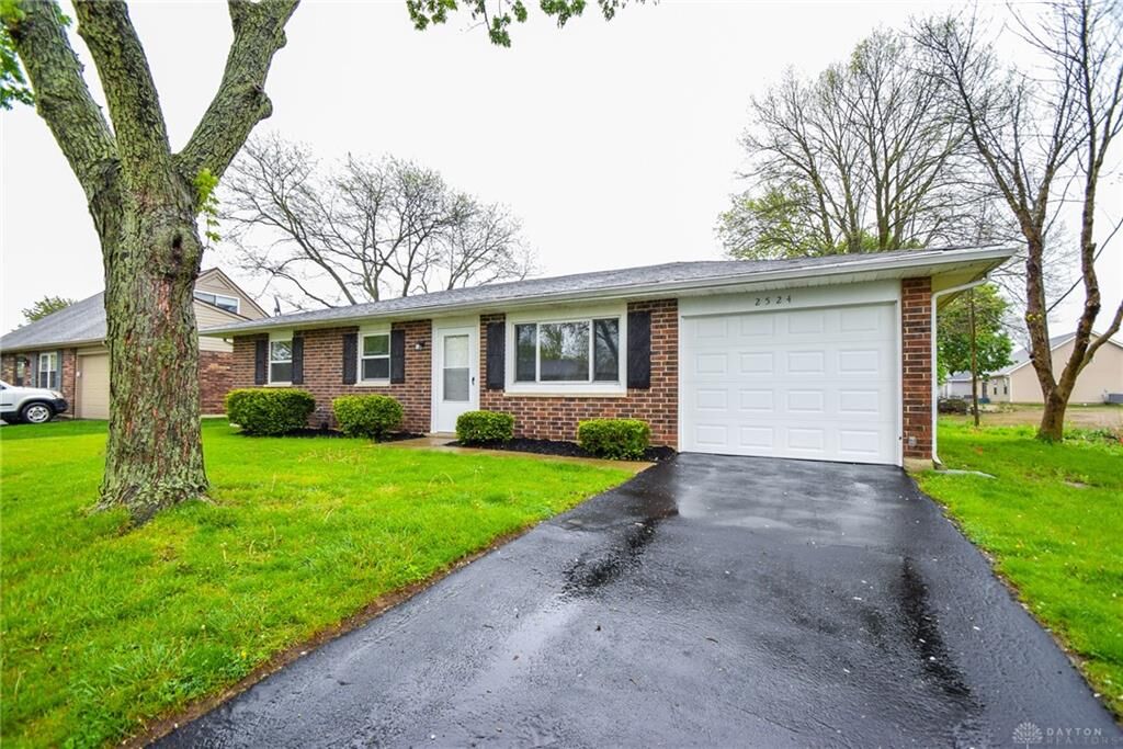 Property Photo:  2524 Thornhill Drive  OH 45373 
