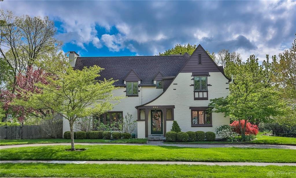 Property Photo: 824 E Schantz Avenue OH 45419