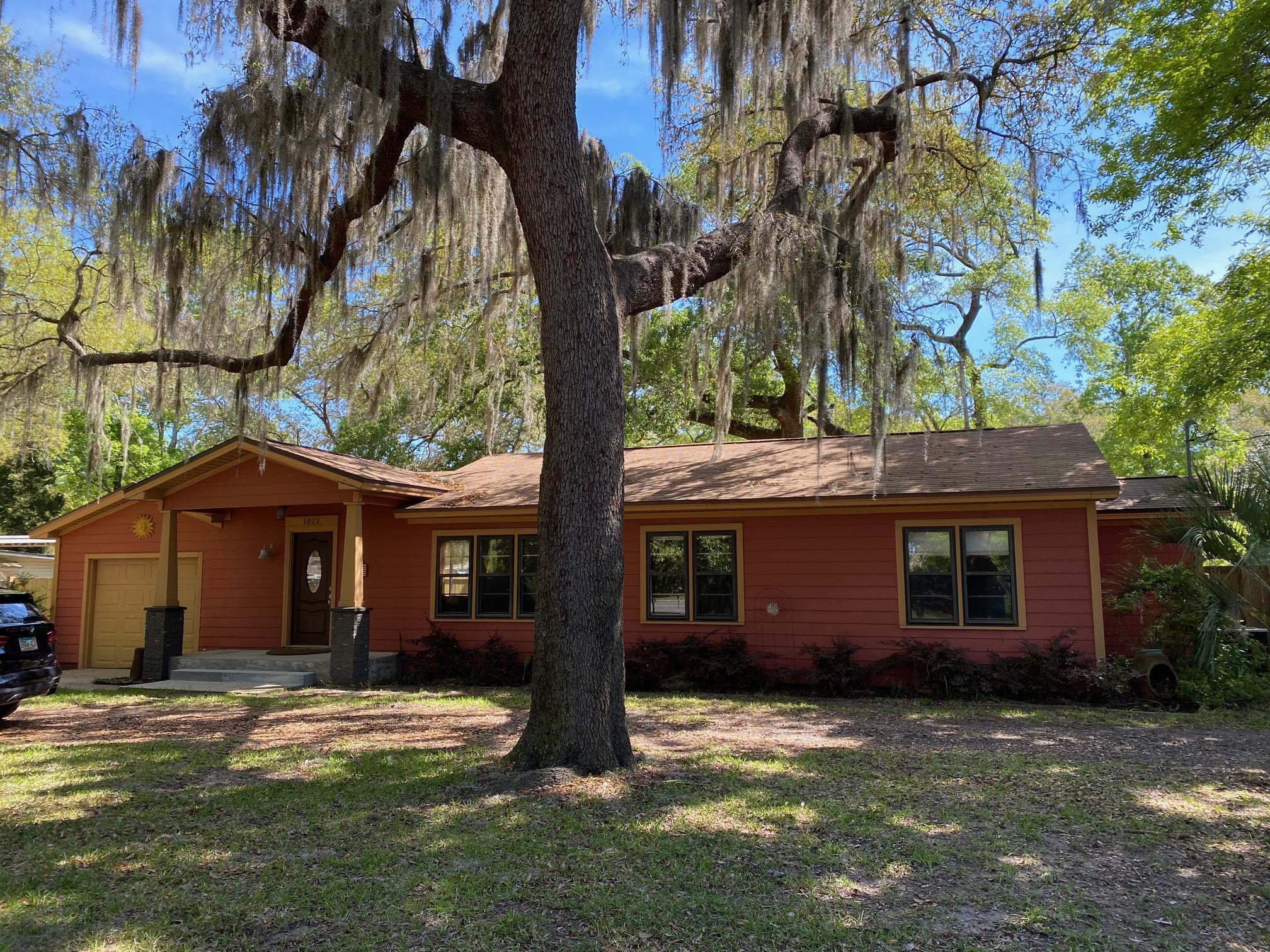 Property Photo: 1012 Bayshore Drive FL 32578