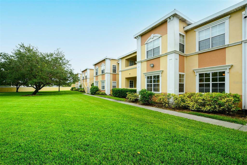 Property Photo:  1185 Villagio Circle 105  FL 34237 