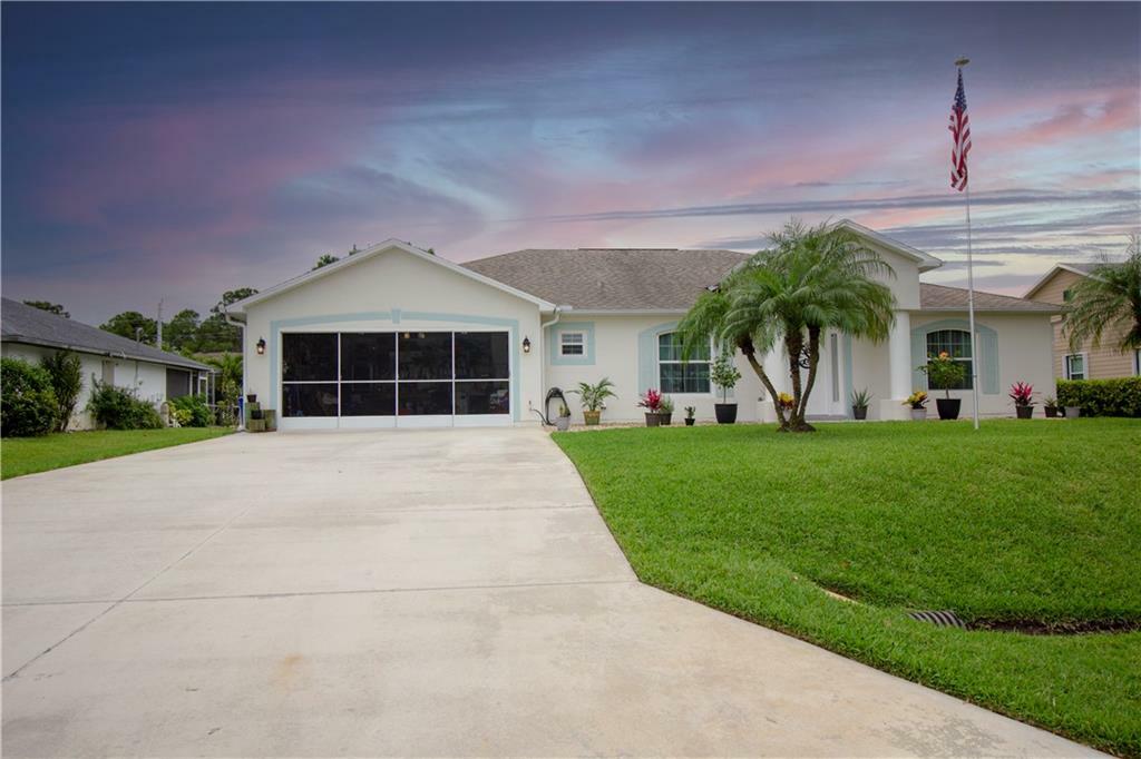 Property Photo:  762 Brookedge Terrace  FL 32958 