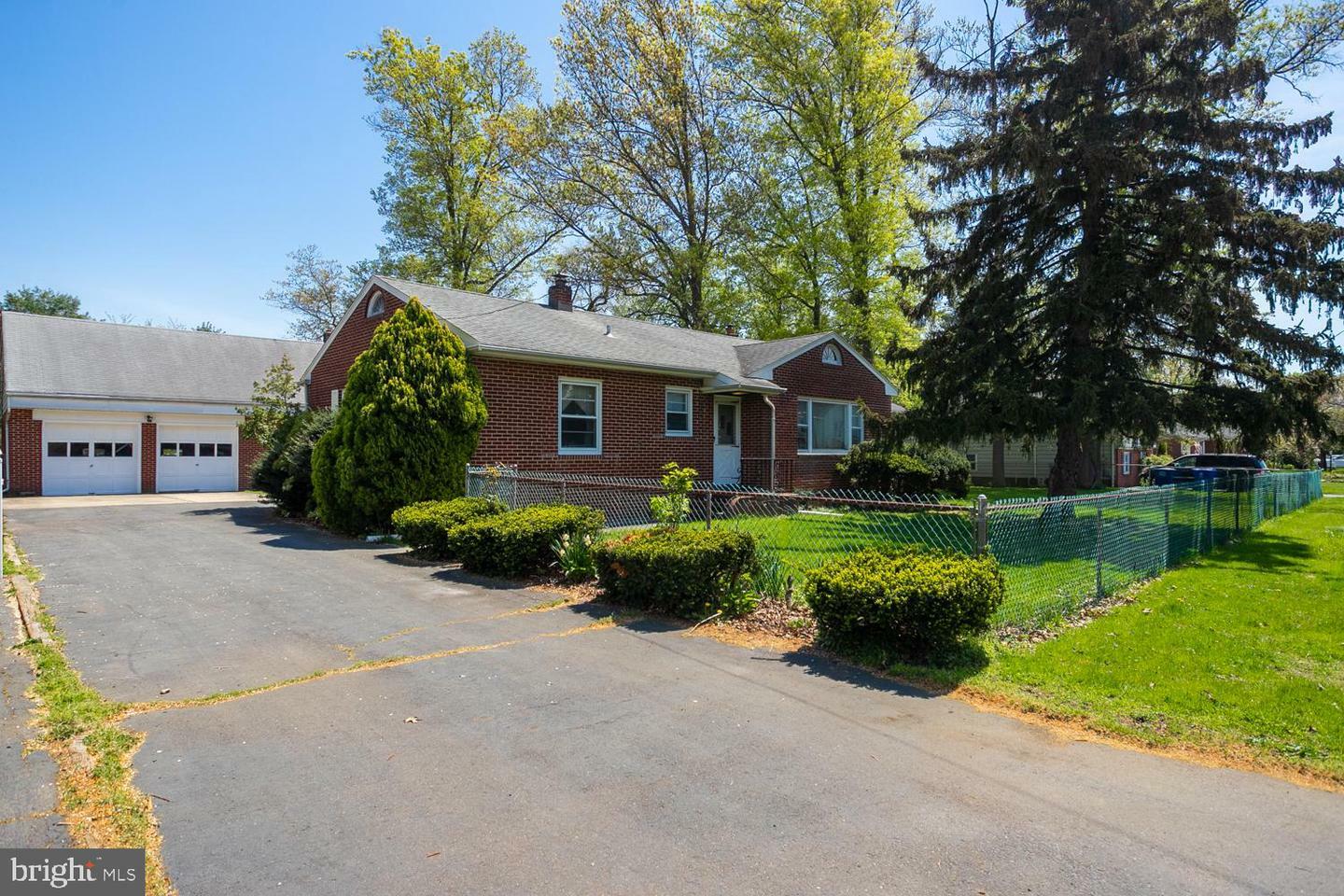 Property Photo:  881 East Drive  NJ 08505 