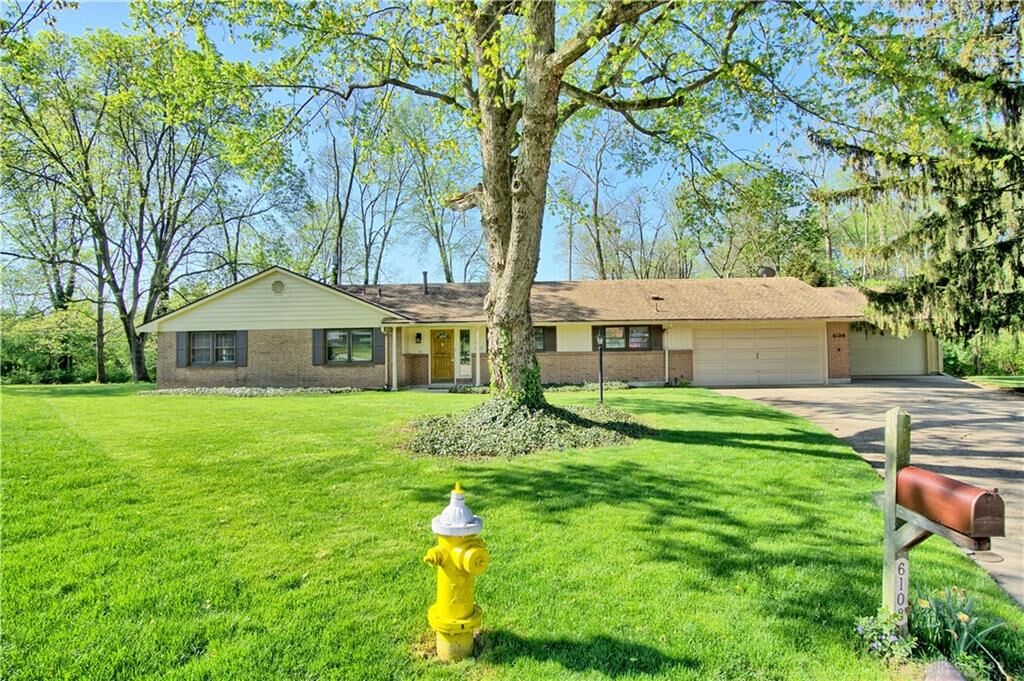 Property Photo: 6108 Knowlton Court OH 45459
