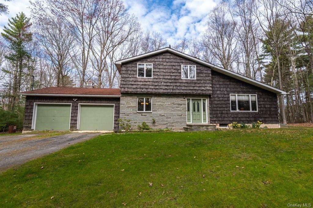 Property Photo:  3 Fairway Drive  NY 12743 