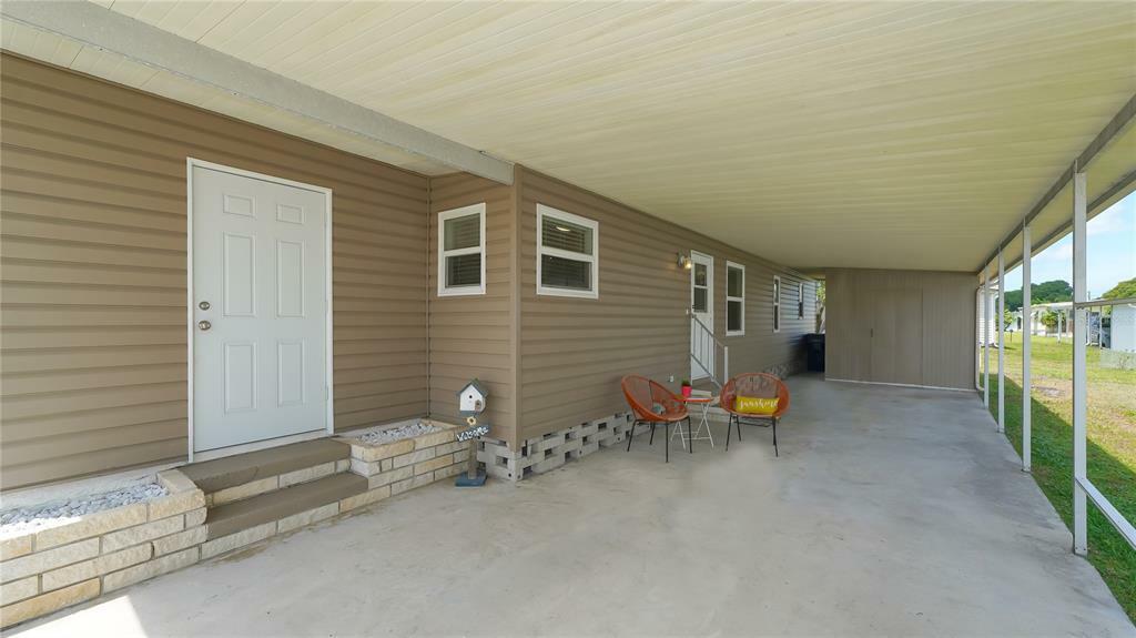 Property Photo: 6710 36th Avenue E 102 FL 34221
