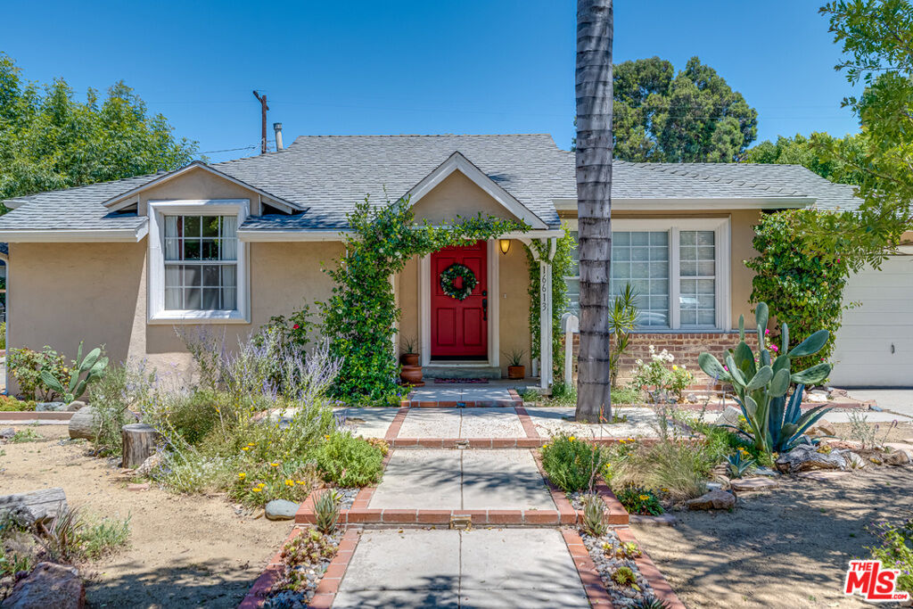 Property Photo: 16613 Kelsloan Street CA 91406