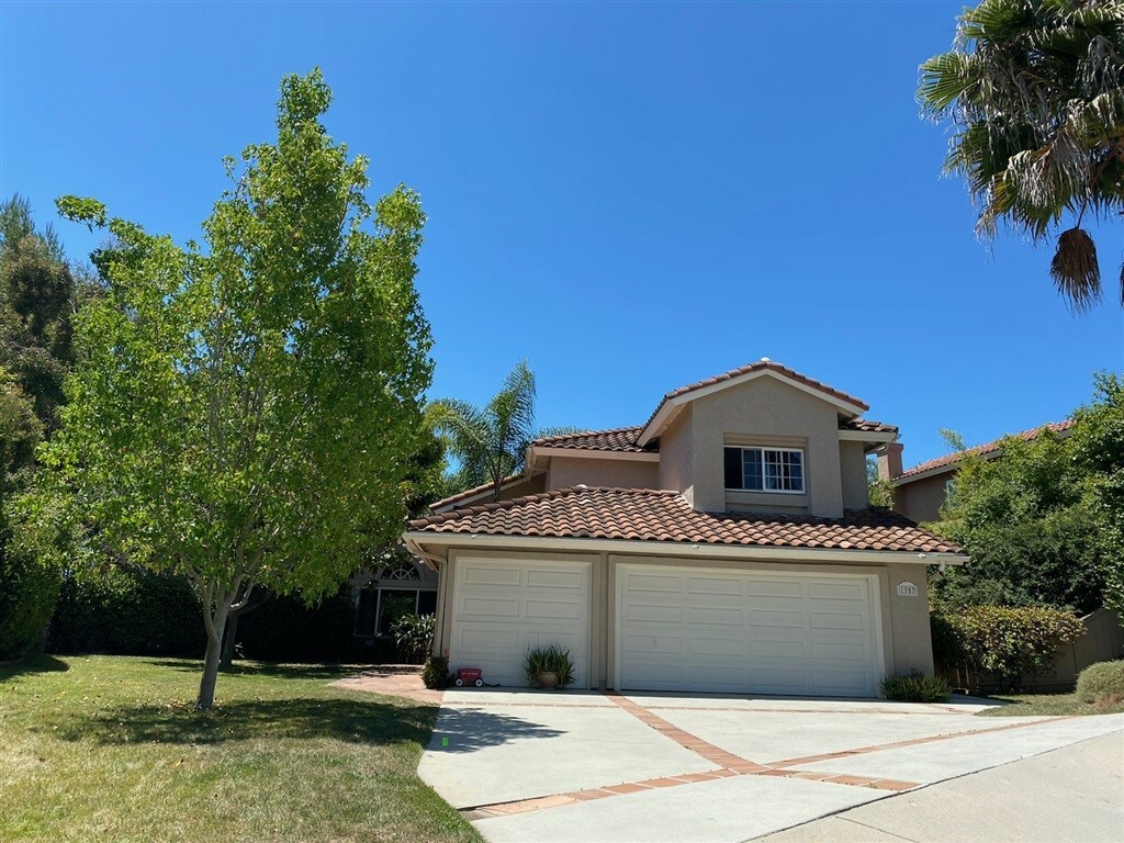 Property Photo:  1757 Countryside Dr  CA 92081 