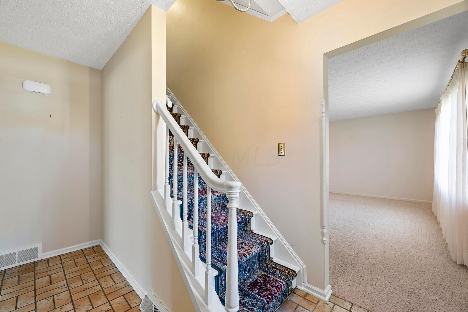 Property Photo:  6923 Starfire Drive  OH 43068 