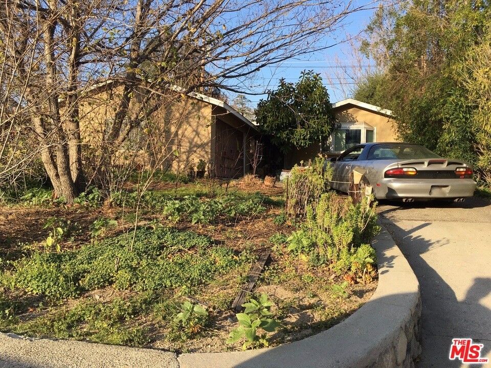 Property Photo:  3067 Honolulu Avenue  CA 91214 