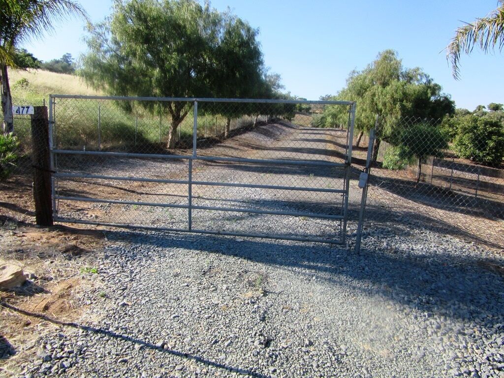 Property Photo: 477 Morro Hills Road CA 92028