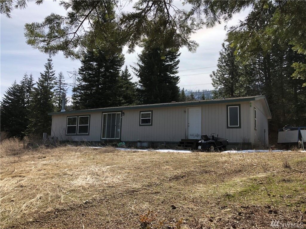 Property Photo: 2906 Upper Peoh Point Rd WA 98922