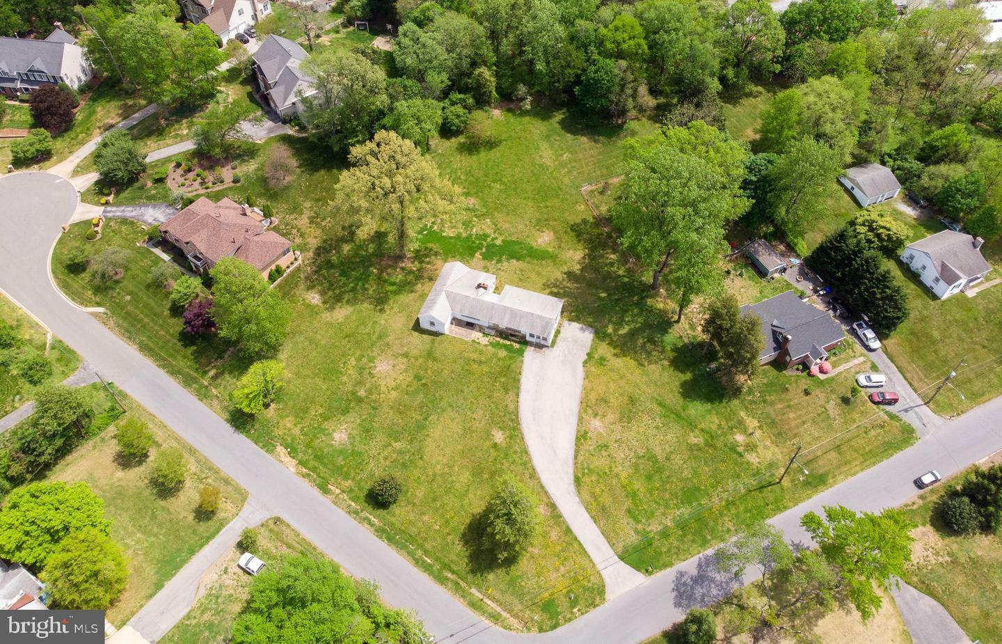Property Photo: 2401 Starcrest Drive MD 20904