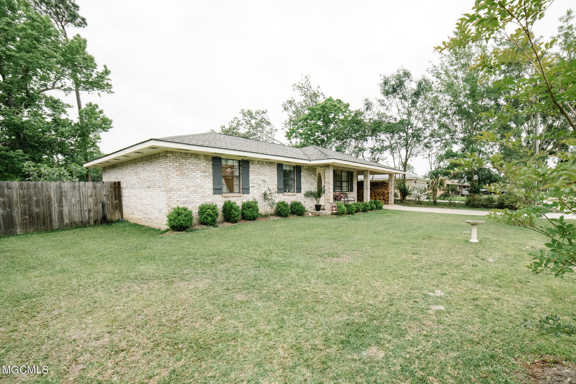 Property Photo:  710 Waveland Avenue  MS 39576 