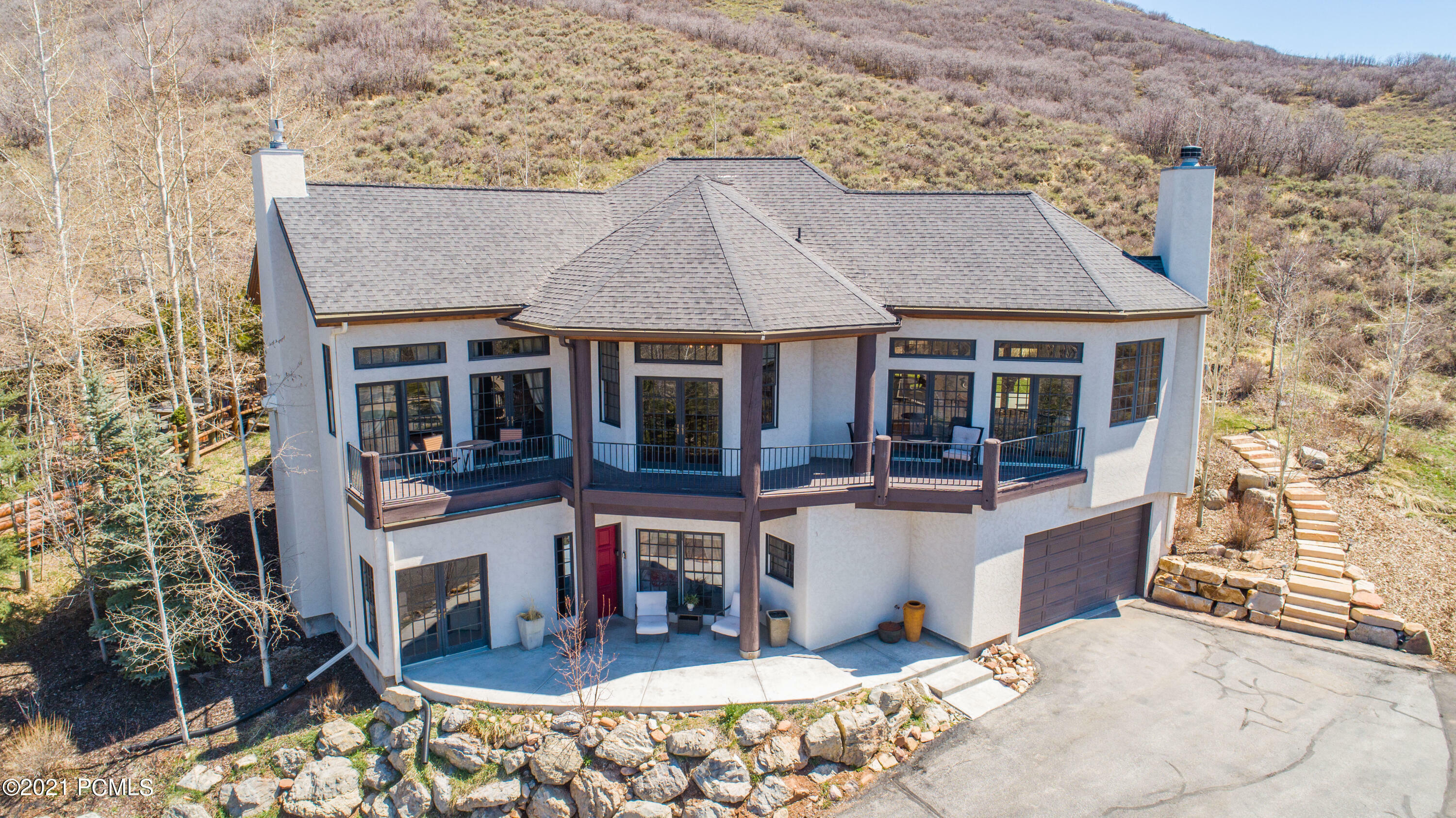 Property Photo: 8968 Daybreaker Dr Drive UT 84098