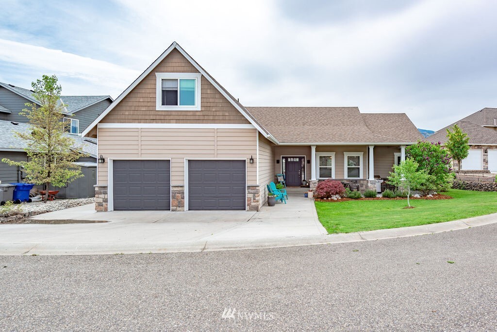 Property Photo: 2835 Aspen Shores Drive WA 98802