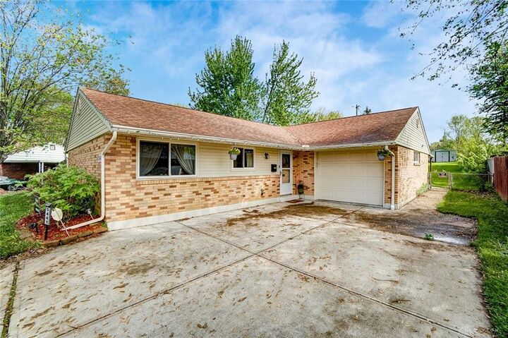 5441 Coleraine Drive  Huber Heights OH 45424 photo