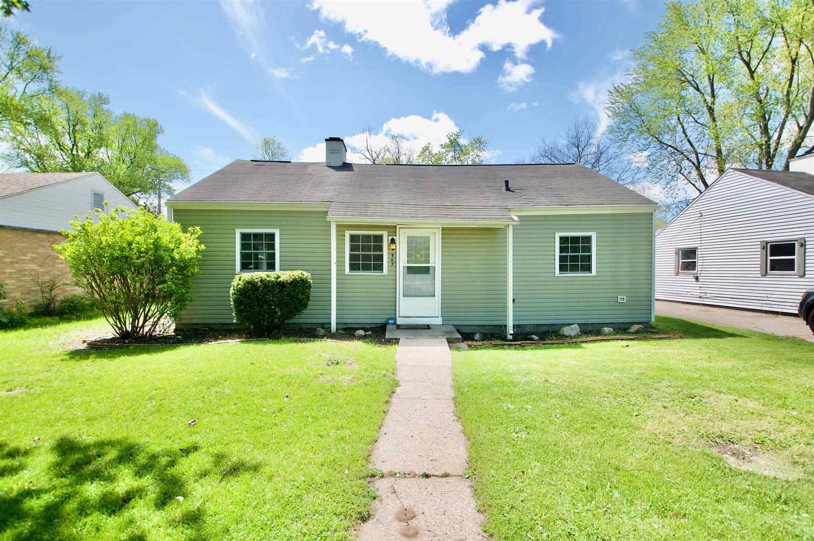 Property Photo:  967 McDonald Street  IN 46516