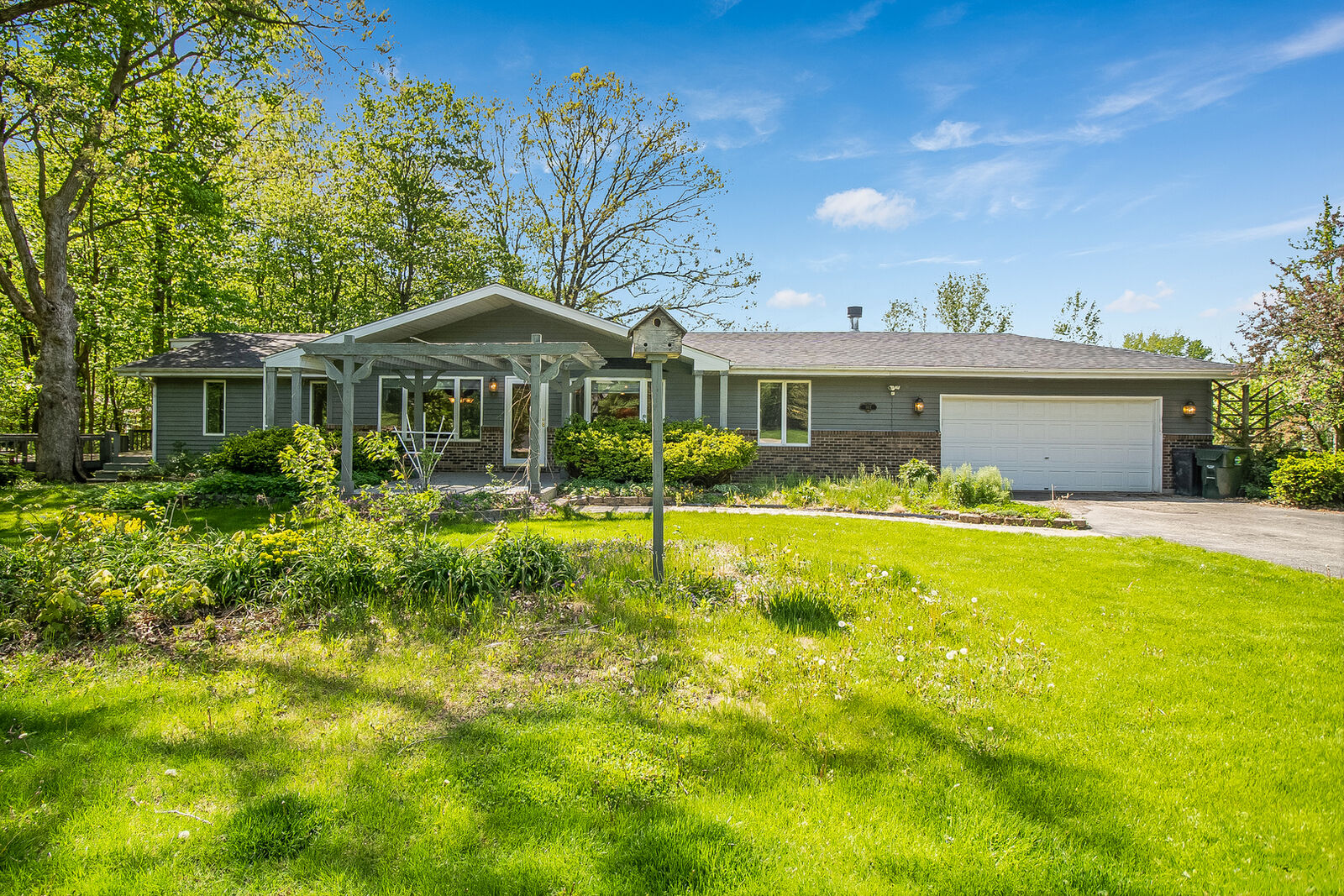 Property Photo:  102 Timbercreek Drive  IL 60560 