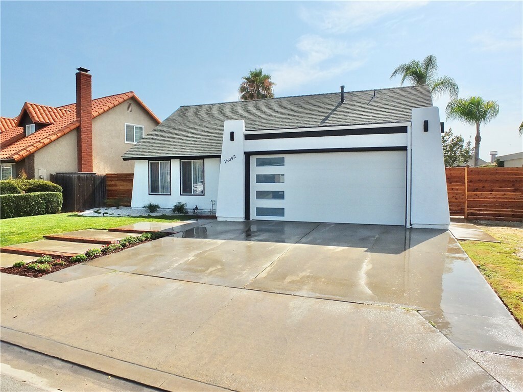 Property Photo: 16092 Feltham Circle CA 92683