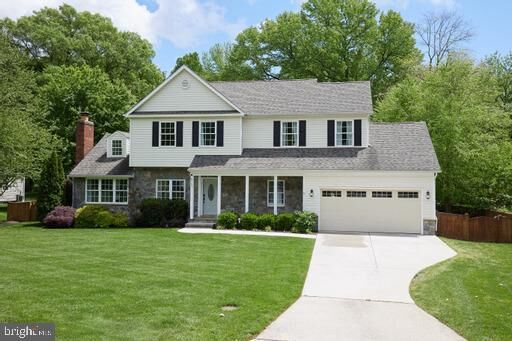 Property Photo:  8721 Oak Leaf Drive  VA 22309 
