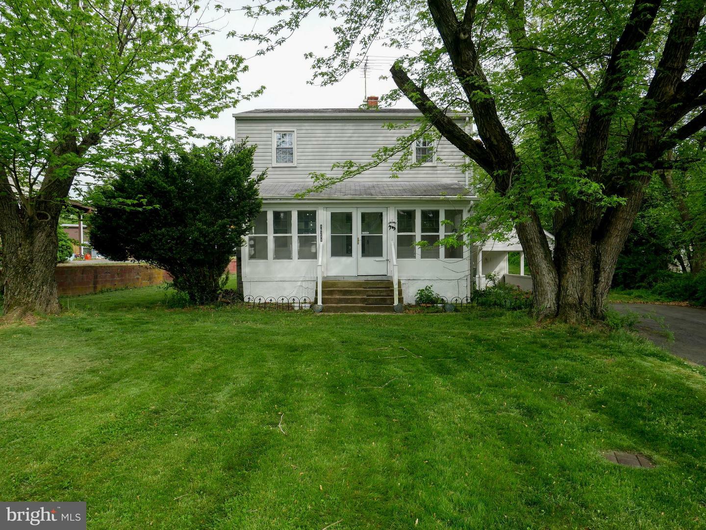 Property Photo: 16211 Redland Road MD 20855
