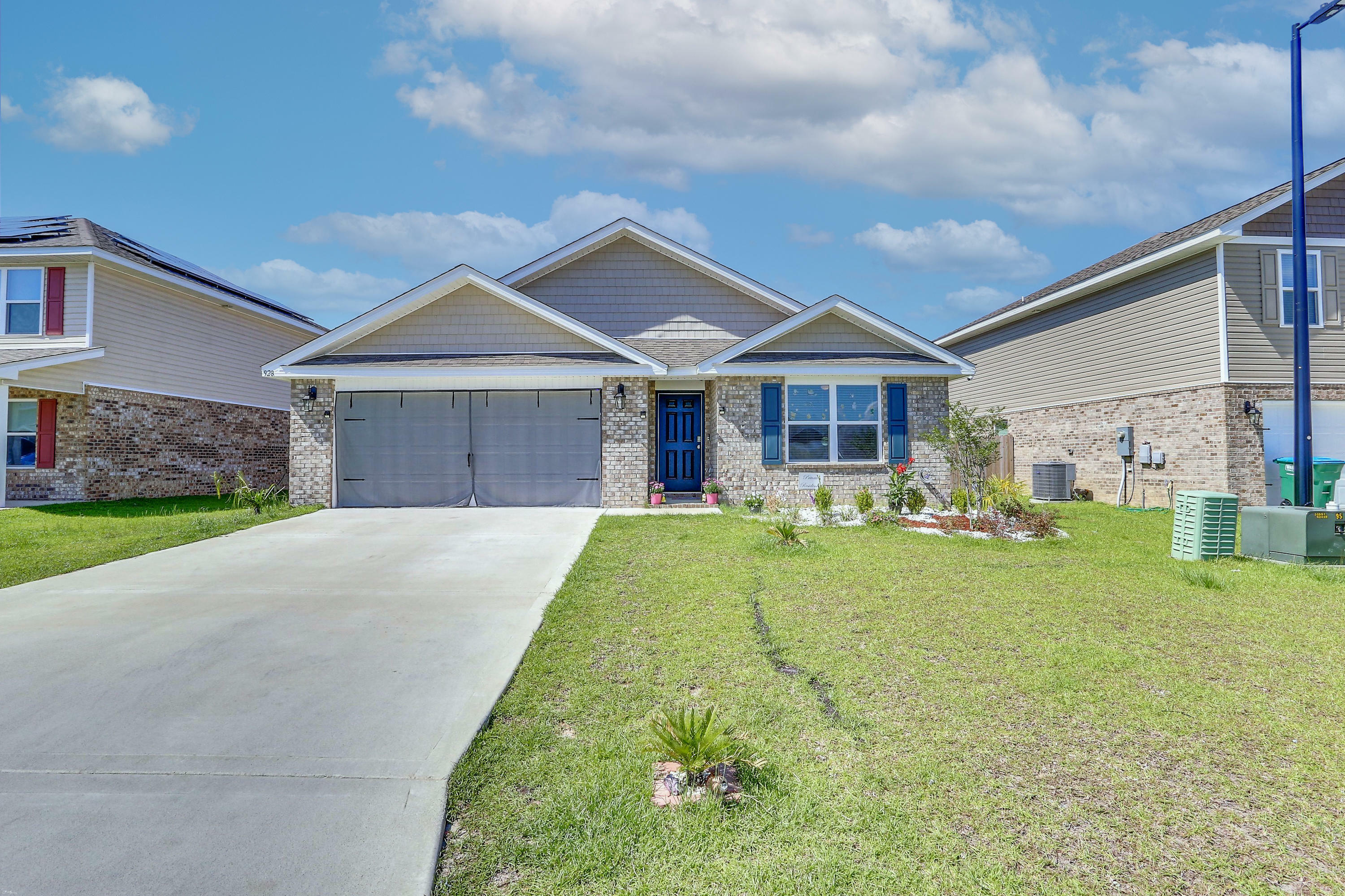 Property Photo:  928 Merganser Way  FL 32539 