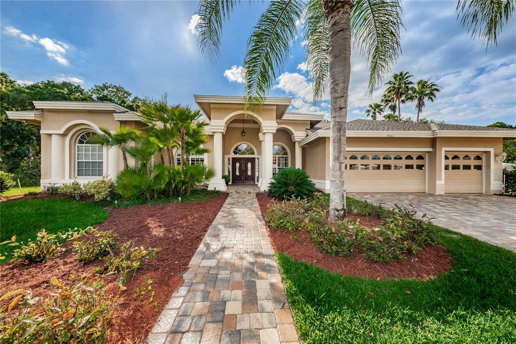 Property Photo:  1806 Isleworth Court  FL 34677 