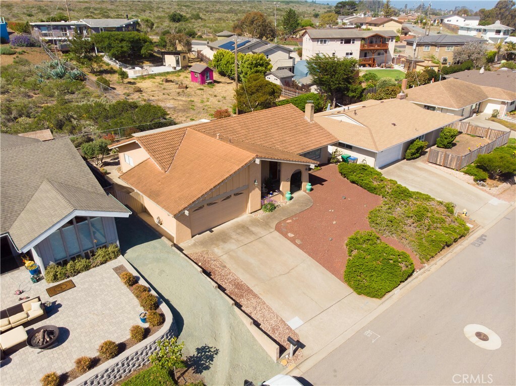 Property Photo:  1071 Green Oaks Drive  CA 93402 