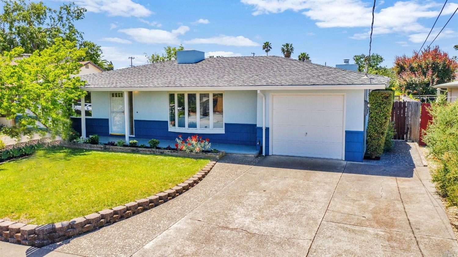 Property Photo: 113 Hawthorne Way CA 94903