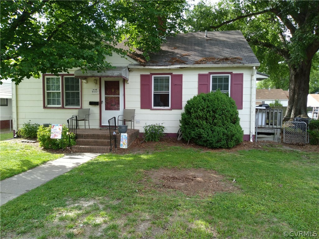 Property Photo:  102 S Ivy Avenue  VA 23075 