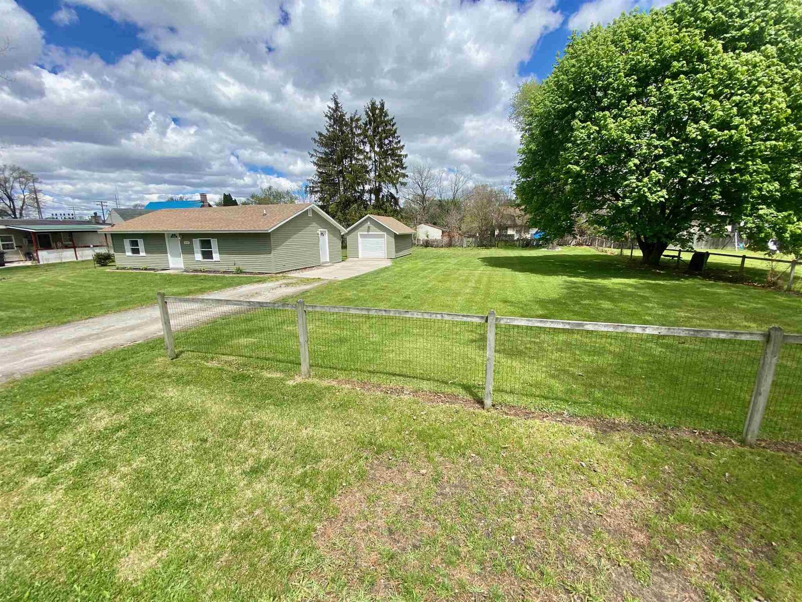 Property Photo:  1808 Dover Street  IN 46516